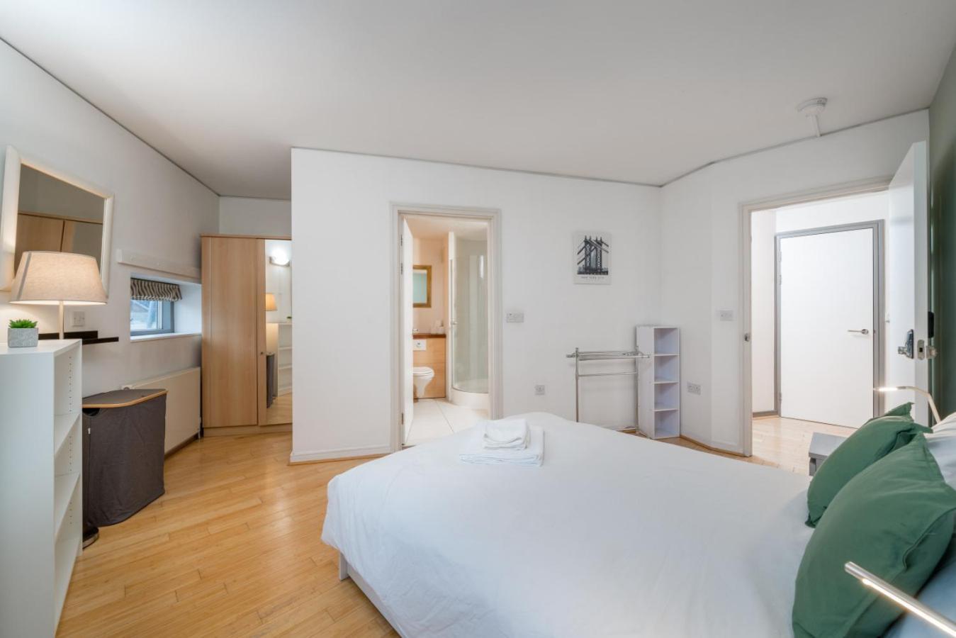 Lovely 3bd Flat, Parking, Sleeps Six Close To O2 Apartamento
